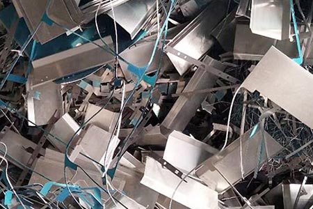 无锡惠山废旧机械设备-三菱发电机-储物柜设备回收废品